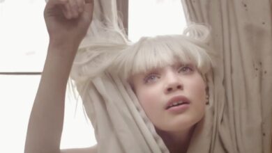 Photo of Chandelier» by Sia