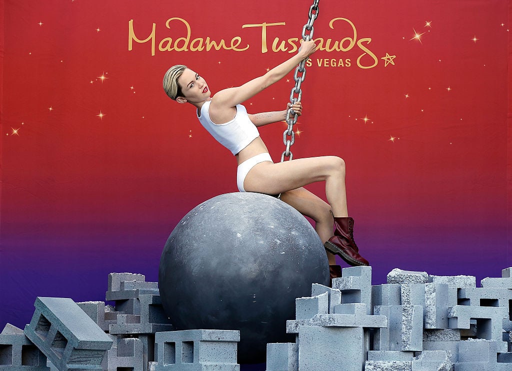 Фото 65 — Wrecking Ball» by Miley Cyrus